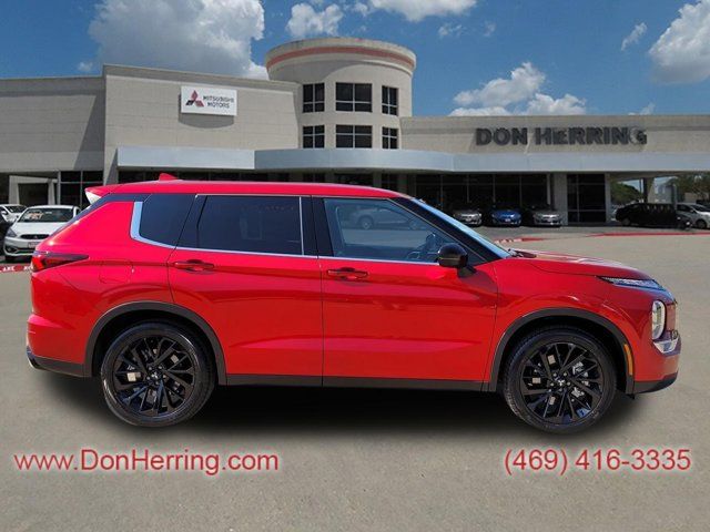 2024 Mitsubishi Outlander SE Black Edition w/Pano Roof