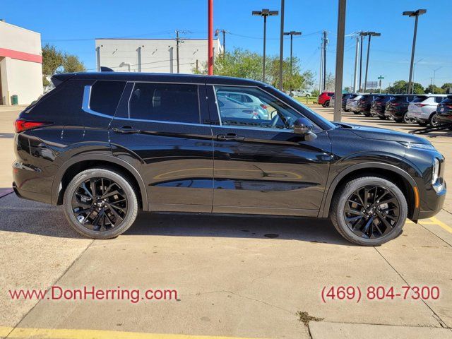 2024 Mitsubishi Outlander SE Black Edition w/Pano Roof