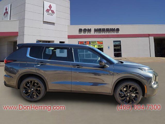 2024 Mitsubishi Outlander SE Black Edition w/Pano Roof