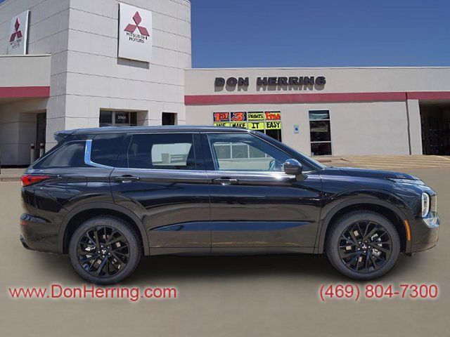 2024 Mitsubishi Outlander SE Black Edition w/Pano Roof