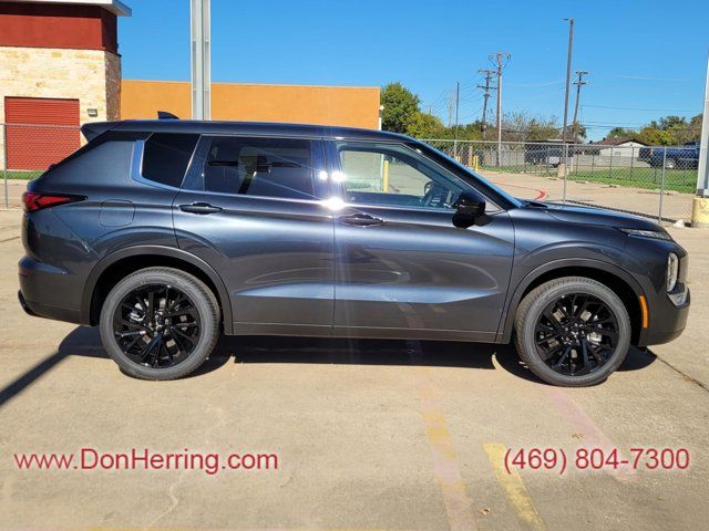 2024 Mitsubishi Outlander SE Black Edition w/Pano Roof