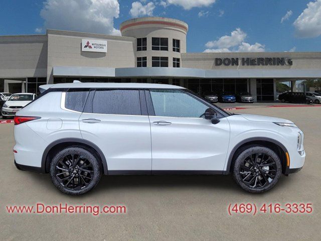 2024 Mitsubishi Outlander SE Black Edition w/Pano Roof