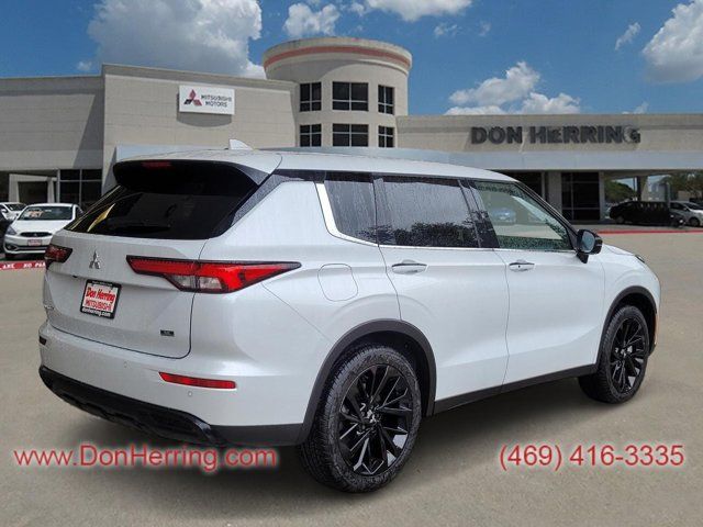 2024 Mitsubishi Outlander SE Black Edition w/Pano Roof