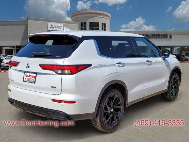 2024 Mitsubishi Outlander SE Black Edition w/Pano Roof