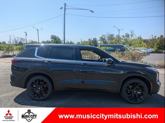 2024 Mitsubishi Outlander SE Black Edition w/Pano Roof