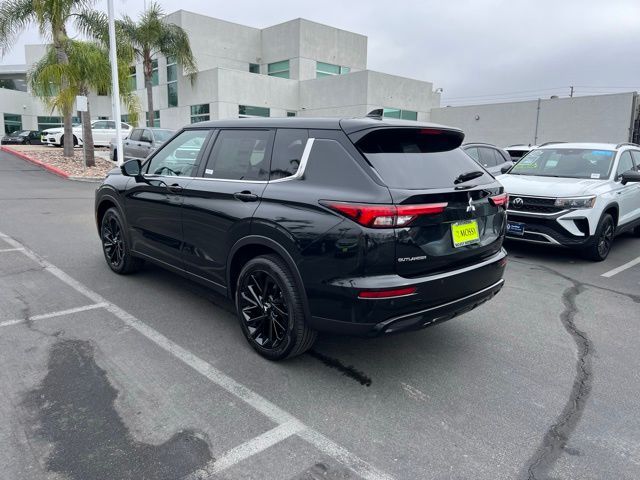 2024 Mitsubishi Outlander SE Black Edition w/Pano Roof