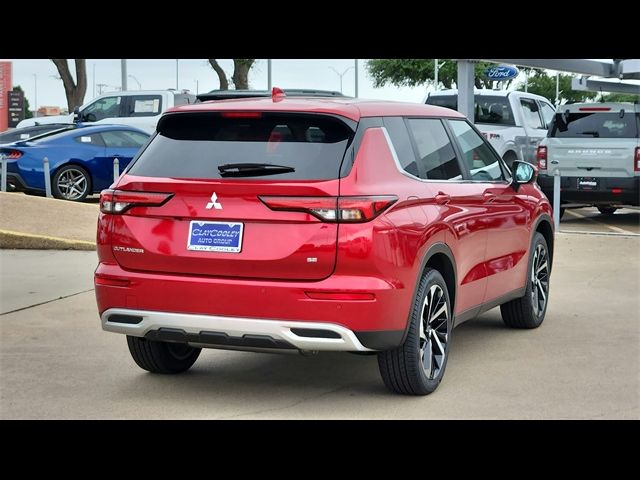 2024 Mitsubishi Outlander SE