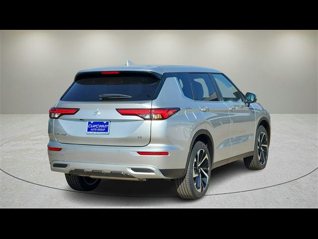 2024 Mitsubishi Outlander SE