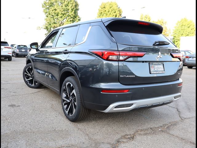 2024 Mitsubishi Outlander SE Black Edition w/Pano Roof