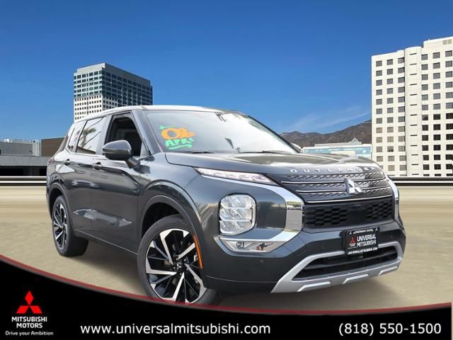 2024 Mitsubishi Outlander SE Black Edition w/Pano Roof