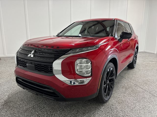 2024 Mitsubishi Outlander SE Black Edition w/Pano Roof