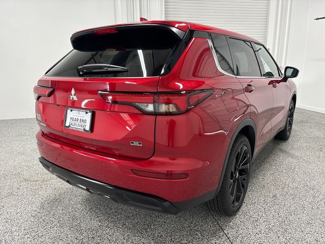 2024 Mitsubishi Outlander SE Black Edition w/Pano Roof