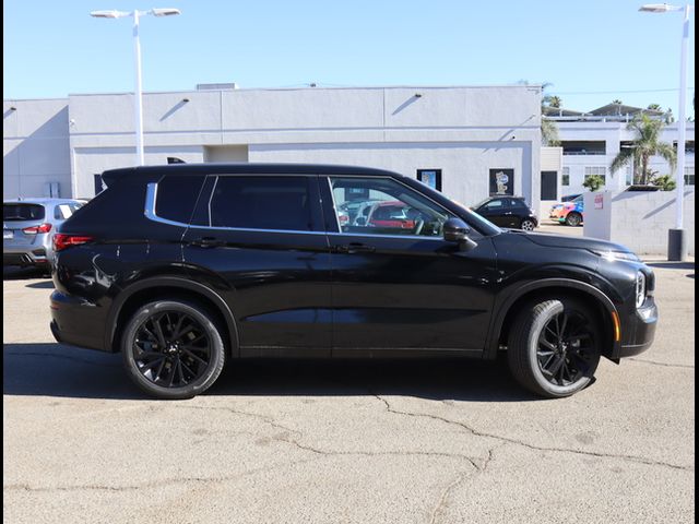 2024 Mitsubishi Outlander SE Black Edition w/Pano Roof