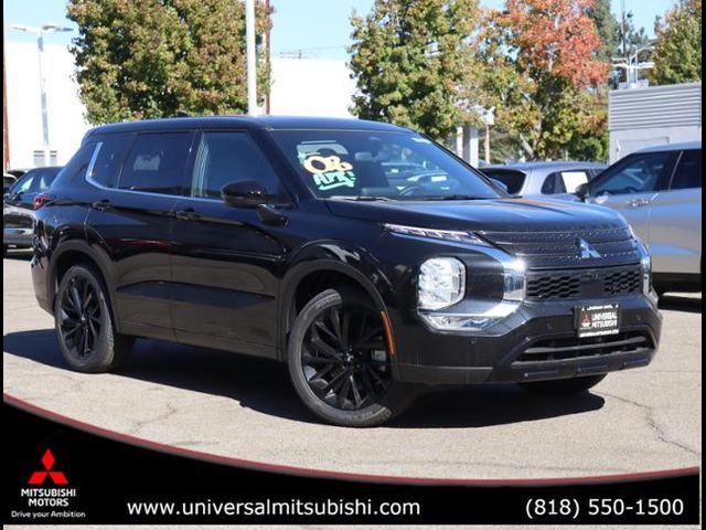 2024 Mitsubishi Outlander SE Black Edition w/Pano Roof