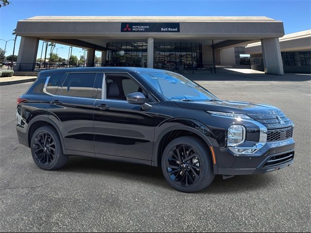 2024 Mitsubishi Outlander SE Black Edition w/Pano Roof