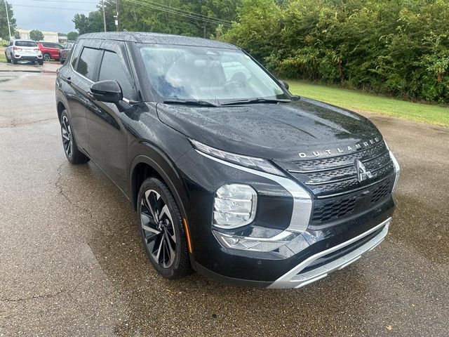 2024 Mitsubishi Outlander SE Black Edition