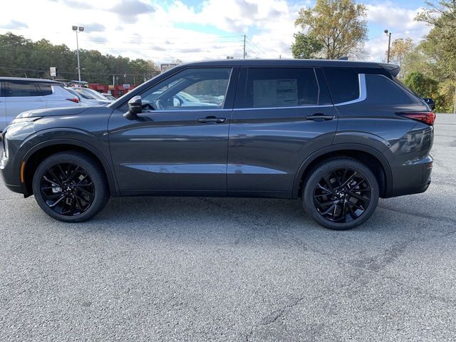 2024 Mitsubishi Outlander SE Black Edition w/Pano Roof