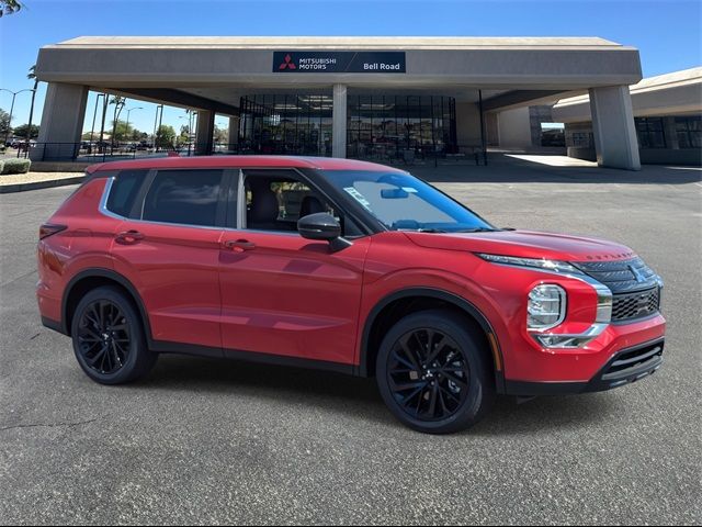 2024 Mitsubishi Outlander SE Black Edition w/Pano Roof