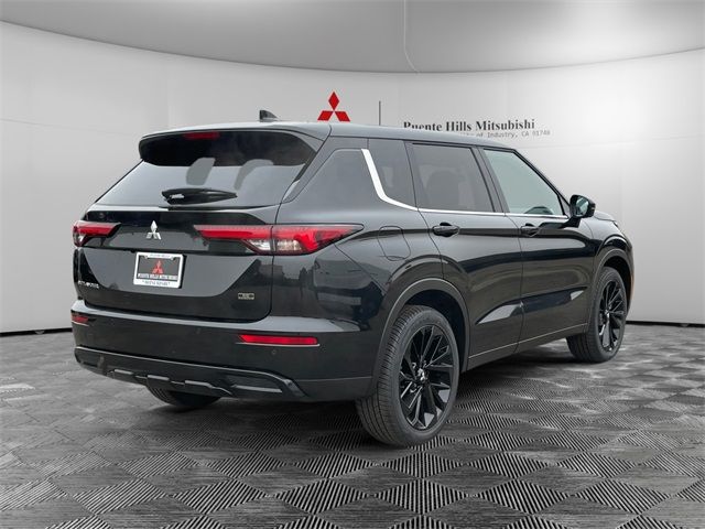 2024 Mitsubishi Outlander SE Black Edition w/Pano Roof