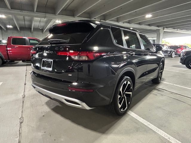 2024 Mitsubishi Outlander SE Black Edition