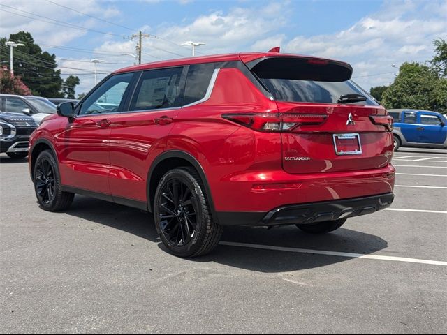 2024 Mitsubishi Outlander SE Black Edition w/Pano Roof