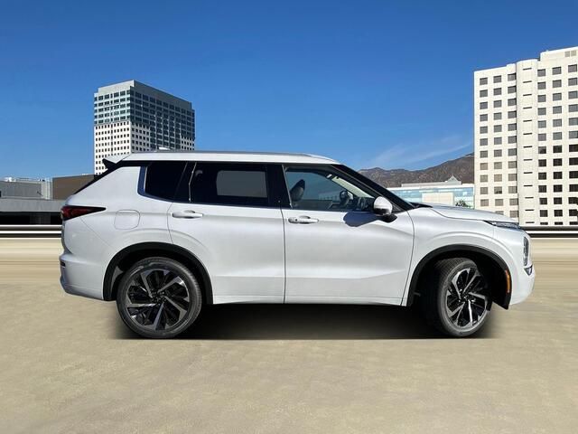 2024 Mitsubishi Outlander SEL