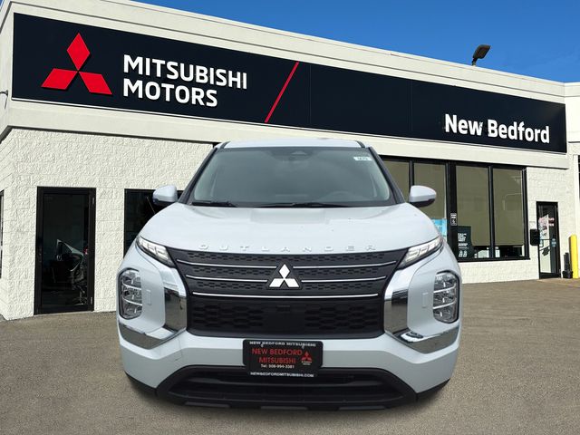 2024 Mitsubishi Outlander ES