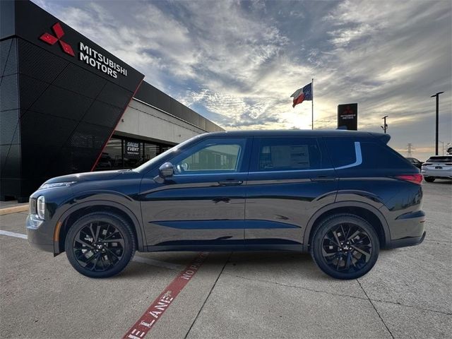 2024 Mitsubishi Outlander SE Black Edition w/Pano Roof