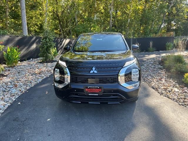 2024 Mitsubishi Outlander SE Black Edition w/Pano Roof