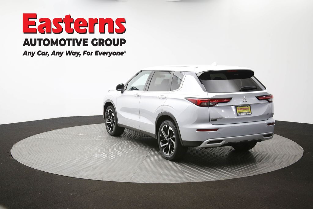 2024 Mitsubishi Outlander 34