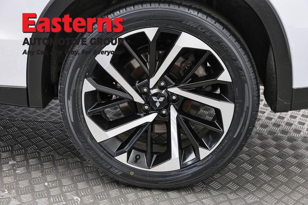 2024 Mitsubishi Outlander 41