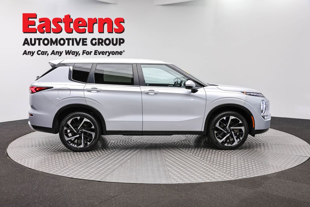 2024 Mitsubishi Outlander 17