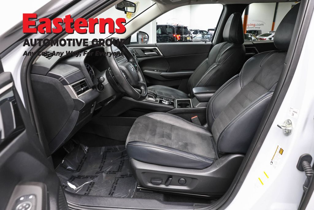 2024 Mitsubishi Outlander 49