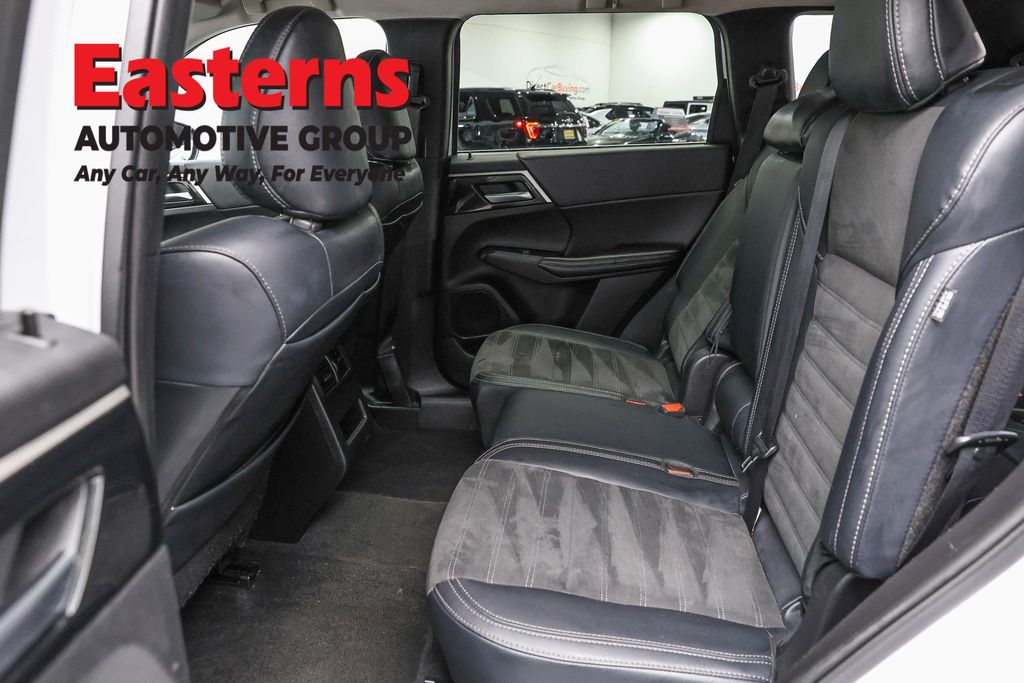 2024 Mitsubishi Outlander 45