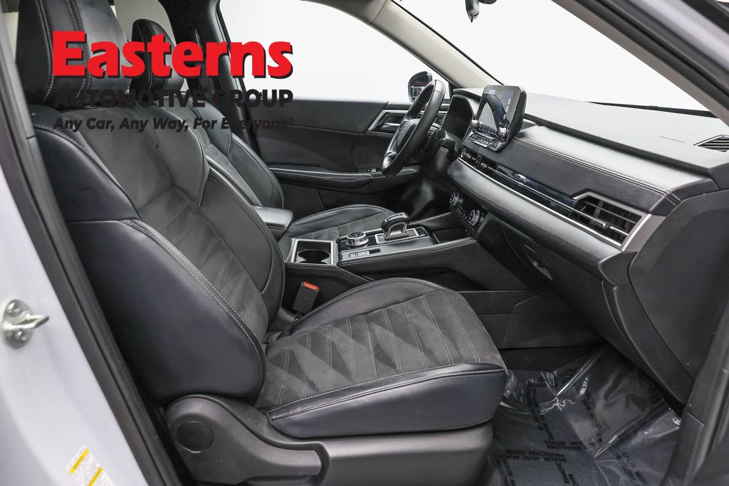 2024 Mitsubishi Outlander 46