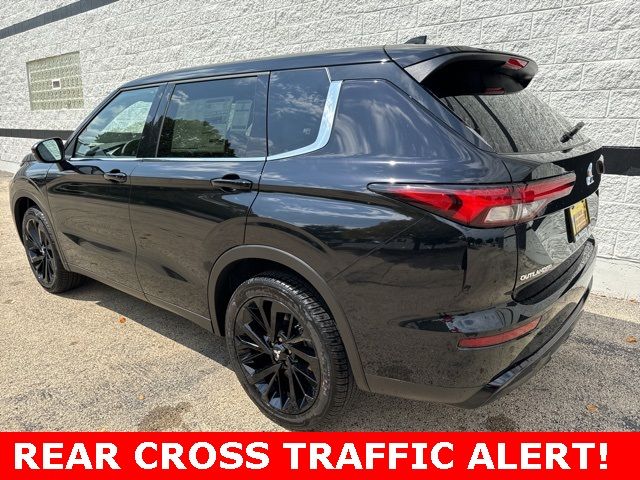 2024 Mitsubishi Outlander SE Black Edition w/Pano Roof