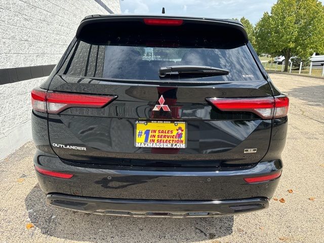 2024 Mitsubishi Outlander SE Black Edition w/Pano Roof