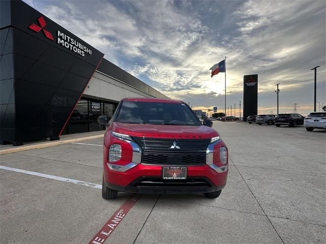 2024 Mitsubishi Outlander SE Black Edition w/Pano Roof