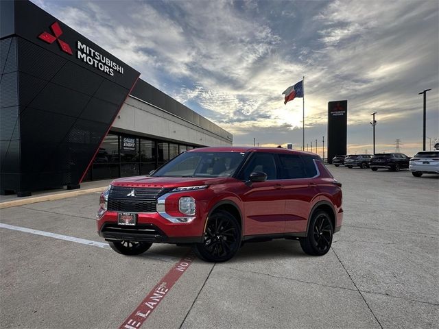 2024 Mitsubishi Outlander SE Black Edition w/Pano Roof