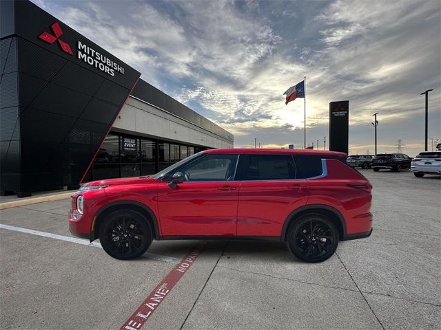 2024 Mitsubishi Outlander SE Black Edition w/Pano Roof