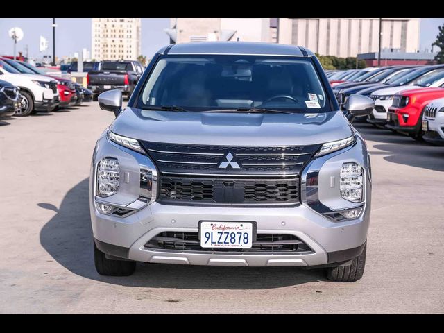 2024 Mitsubishi Outlander SE