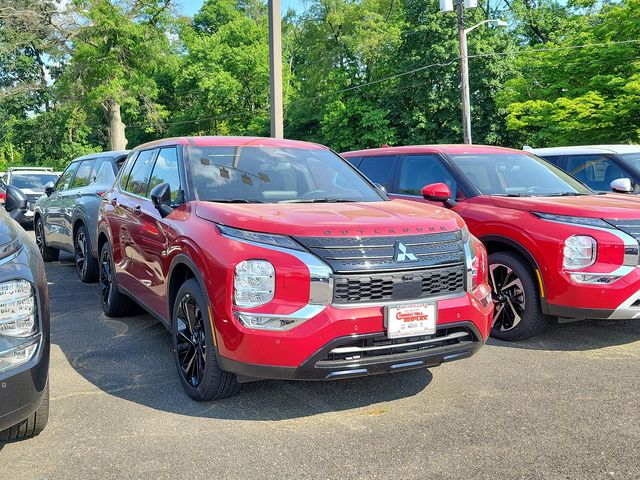 2024 Mitsubishi Outlander SE Black Edition w/Pano Roof