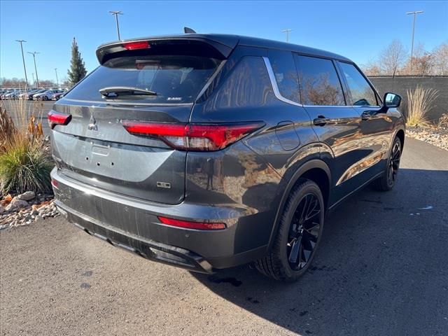 2024 Mitsubishi Outlander SE Black Edition w/Pano Roof
