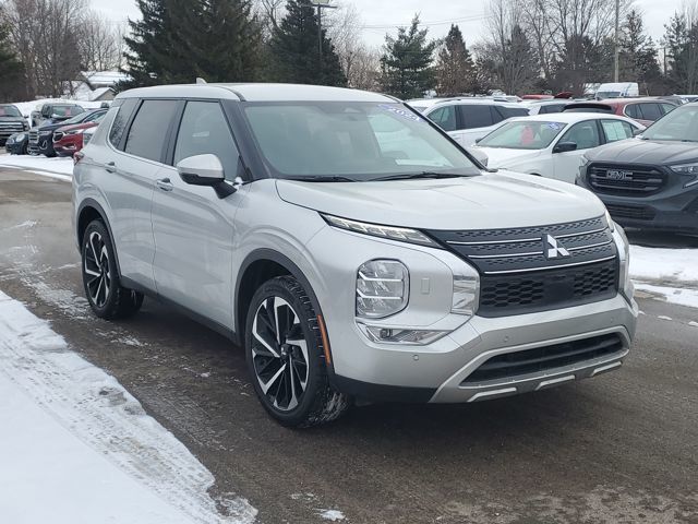 2024 Mitsubishi Outlander SE
