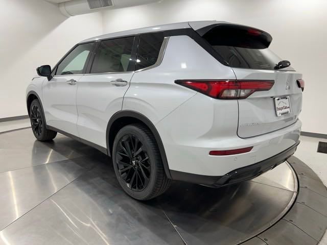 2024 Mitsubishi Outlander SE Black Edition