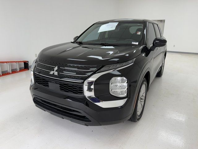 2024 Mitsubishi Outlander ES