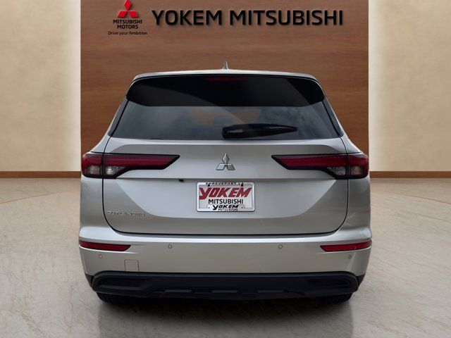 2024 Mitsubishi Outlander ES