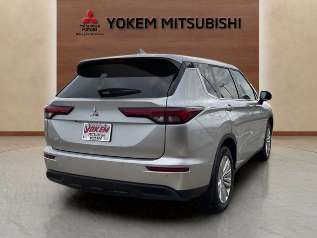 2024 Mitsubishi Outlander ES