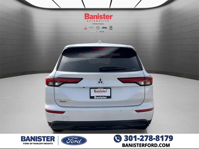 2024 Mitsubishi Outlander ES