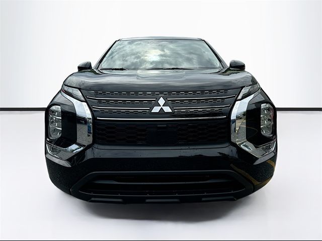 2024 Mitsubishi Outlander ES